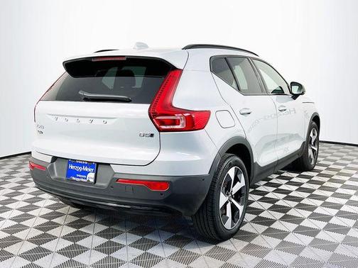 2026 Volvo XC40 B5 Plus