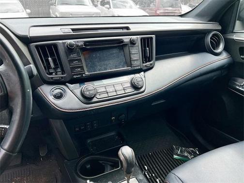 2016 Toyota RAV4 SE