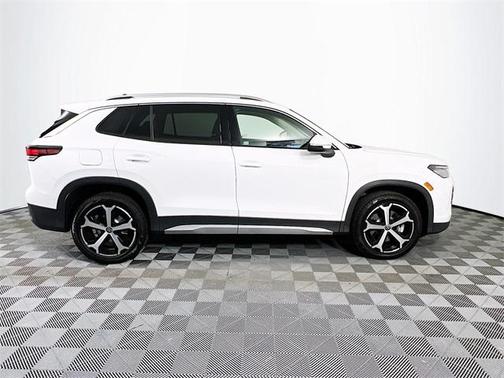 2025 Volkswagen Tiguan 2.0T SE