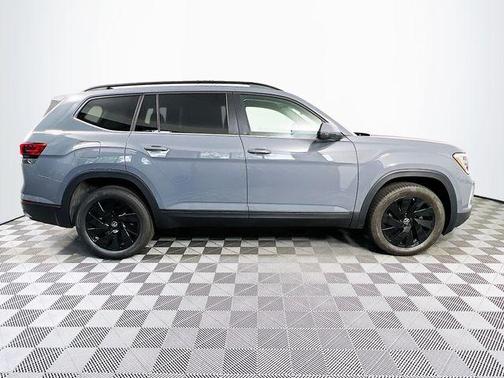 Pure Gray 2026 Volkswagen Atlas 2.0T SE W/TECHNOLOGY