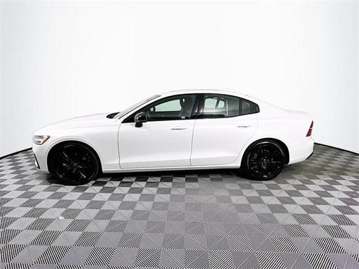 2023 Volvo S60 B5 Ultimate Black Edition