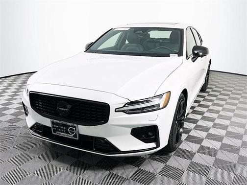 2023 Volvo S60 B5 Ultimate Black Edition