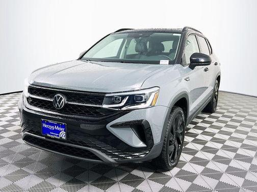 2024 Volkswagen Taos 1.5T SE Black