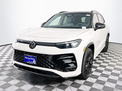 2025 Volkswagen Tiguan 2.0T SE R-Line Black
