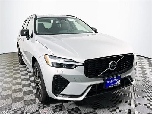 2025 Volvo XC60 B5 Plus