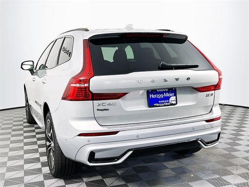 2025 Volvo XC60 B5 Plus