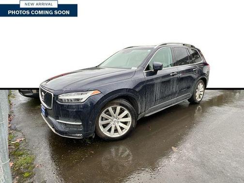 2017 Volvo XC90 T6 Momentum