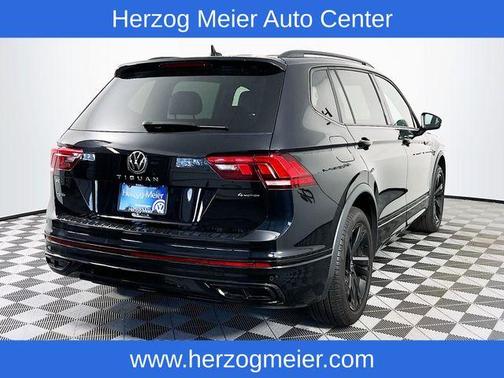 2024 Volkswagen Tiguan 2.0T SE R-Line Black