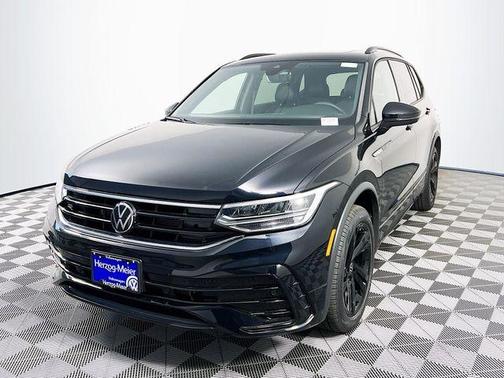 2024 Volkswagen Tiguan 2.0T SE R-Line Black