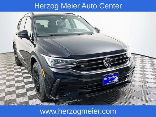 2024 Volkswagen Tiguan 2.0T SE R-Line Black