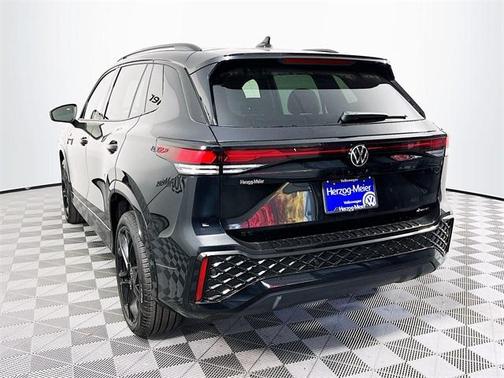 2025 Volkswagen Tiguan 2.0T SE R-Line Black