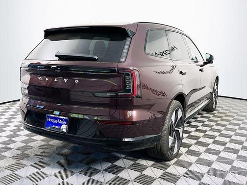 Mulberry Metallic 2025 Volvo EX90 Twin Motor Performance Ultra 6-Seater