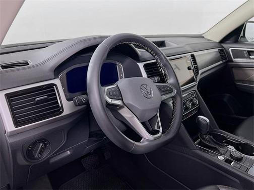 2022 Volkswagen Atlas 3.6L SE w/Technology