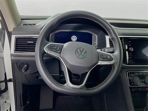 2022 Volkswagen Atlas 3.6L SE w/Technology