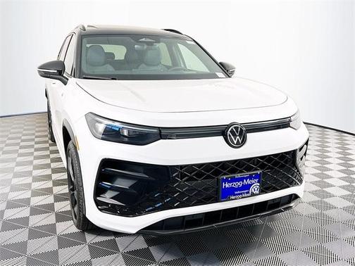 2025 Volkswagen Tiguan 2.0T SE R-Line Black
