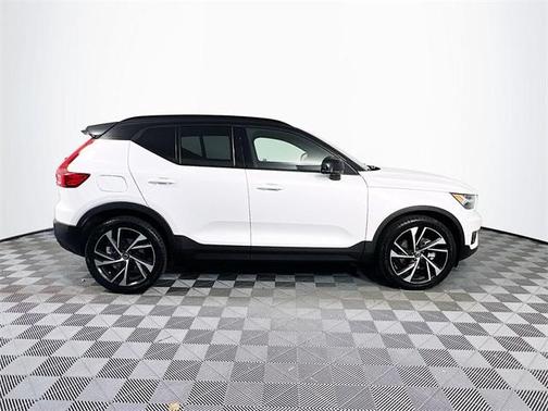 2021 Volvo XC40 T5 R-Design