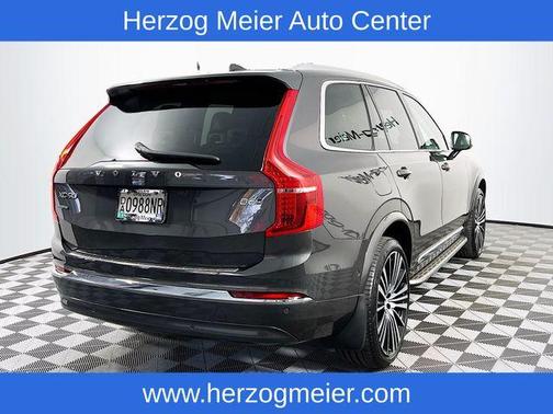 2024 Volvo XC90 B6 Plus Bright Theme 7-Seater