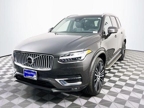2024 Volvo XC90 B6 Plus Bright Theme 7-Seater