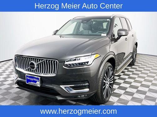 2024 Volvo XC90 B6 Plus Bright Theme 7-Seater