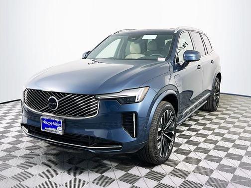 Denim Blue Metallic 2026 Volvo XC90 Plug-In Hybrid T8 Plus 7-Seater