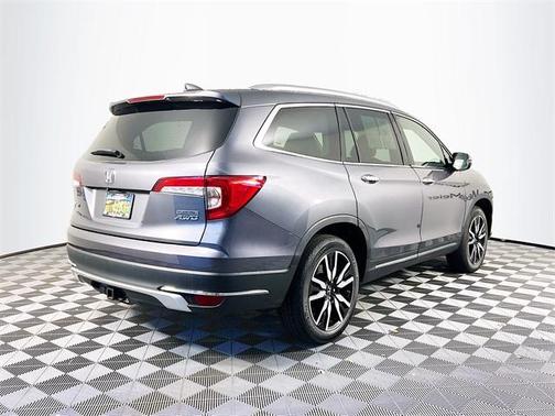 Photo 5 of 24 of 2019 Honda Pilot Touring 7-Passenger
