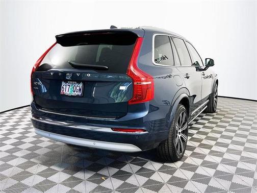 2022 Volvo XC90 Recharge Plug-In Hybrid T8 Inscription 7 Passenger