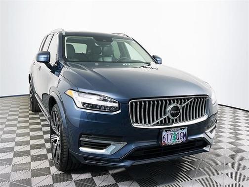 2022 Volvo XC90 Recharge Plug-In Hybrid T8 Inscription 7 Passenger