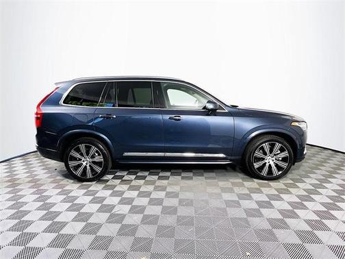 2022 Volvo XC90 Recharge Plug-In Hybrid T8 Inscription 7 Passenger