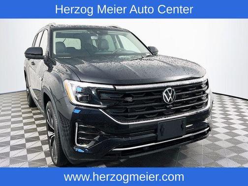 Deep Black Pearl Effect 2025 Volkswagen Atlas 2.0T SEL Premium R-Line