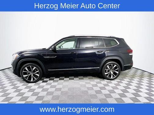 Deep Black Pearl Effect 2025 Volkswagen Atlas 2.0T SEL Premium R-Line