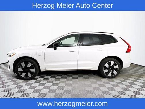 2025 Volvo XC60 Plug-In Hybrid T8 Plus