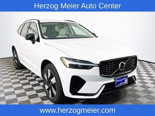 2025 Volvo XC60 Plug-In Hybrid T8 Plus
