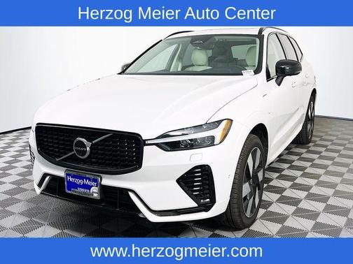 2025 Volvo XC60 Plug-In Hybrid T8 Plus