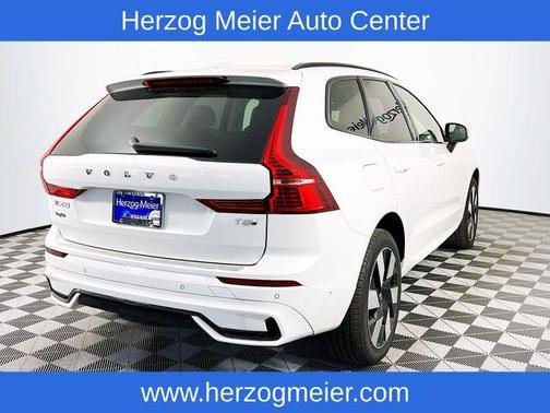 2025 Volvo XC60 Plug-In Hybrid T8 Plus