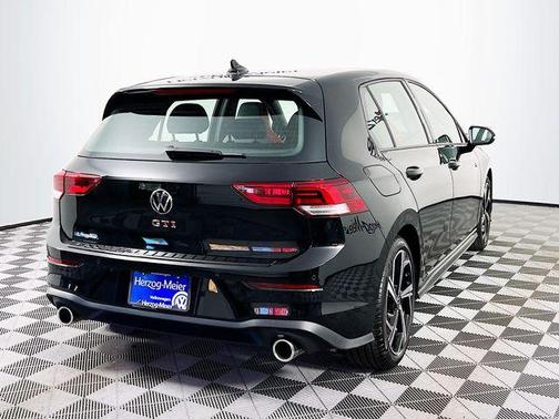 2025 Volkswagen Golf GTI 2.0T SE