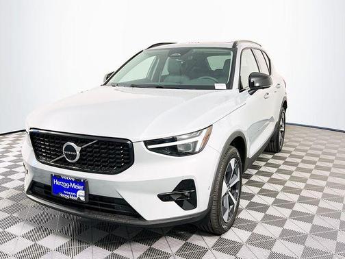 Gray Metallic 2026 Volvo XC40 B5 Plus