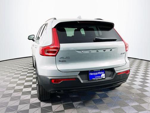 Gray Metallic 2026 Volvo XC40 B5 Plus