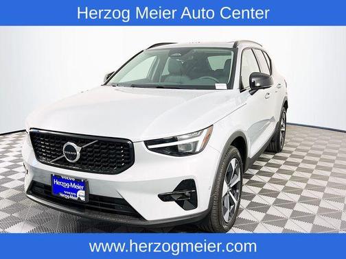 2026 Volvo XC40 B5 Plus