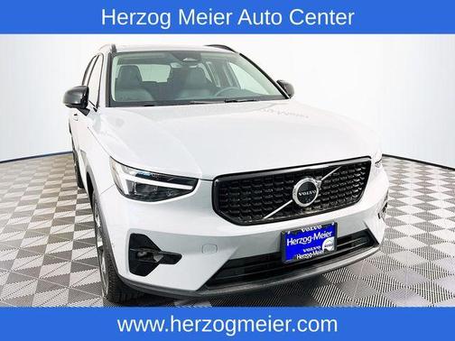 2026 Volvo XC40 B5 Plus