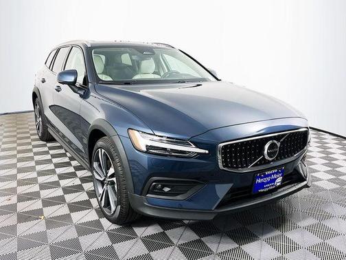 2026 Volvo V60 Cross Country B5 Plus
