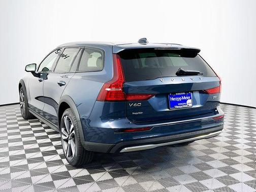 2026 Volvo V60 Cross Country B5 Plus