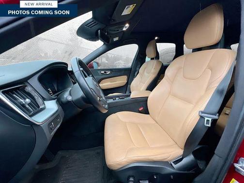 2018 Volvo XC60 T5 Momentum