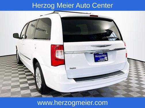2014 Chrysler Town & Country Touring