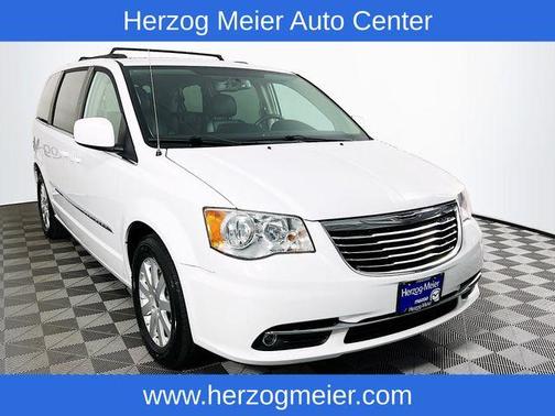 2014 Chrysler Town & Country Touring