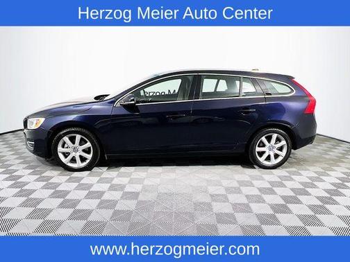 Magic Blue Metallic 2017 Volvo V60 T5 Premier