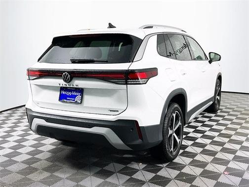 2025 Volkswagen Tiguan 2.0T SE