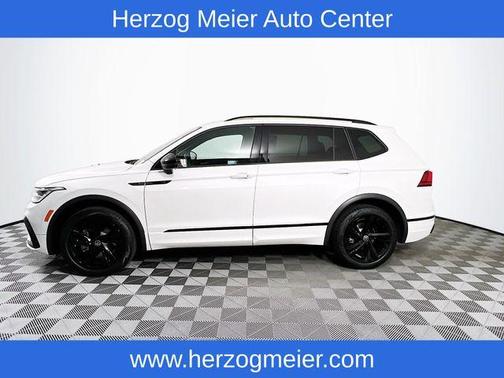 2024 Volkswagen Tiguan 2.0T SE R-Line Black