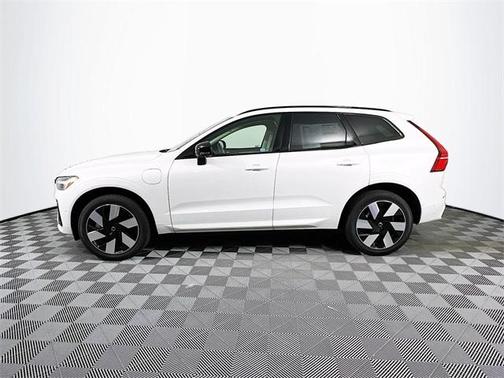 2025 Volvo XC60 Plug-In Hybrid T8 Plus