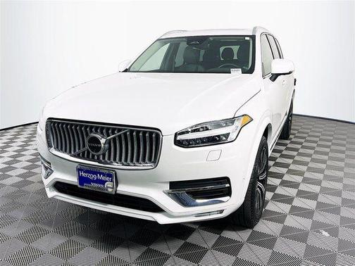 2025 Volvo XC90 B6 Plus 7-Seater