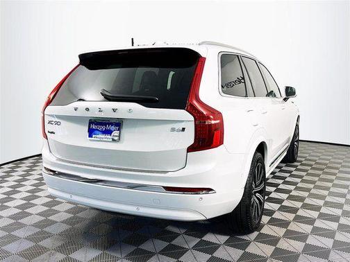 2025 Volvo XC90 B6 Plus 7-Seater